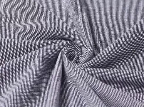 Vyvážená kombinácia prirodzeného pohodlia, štruktúry a priedušnosti